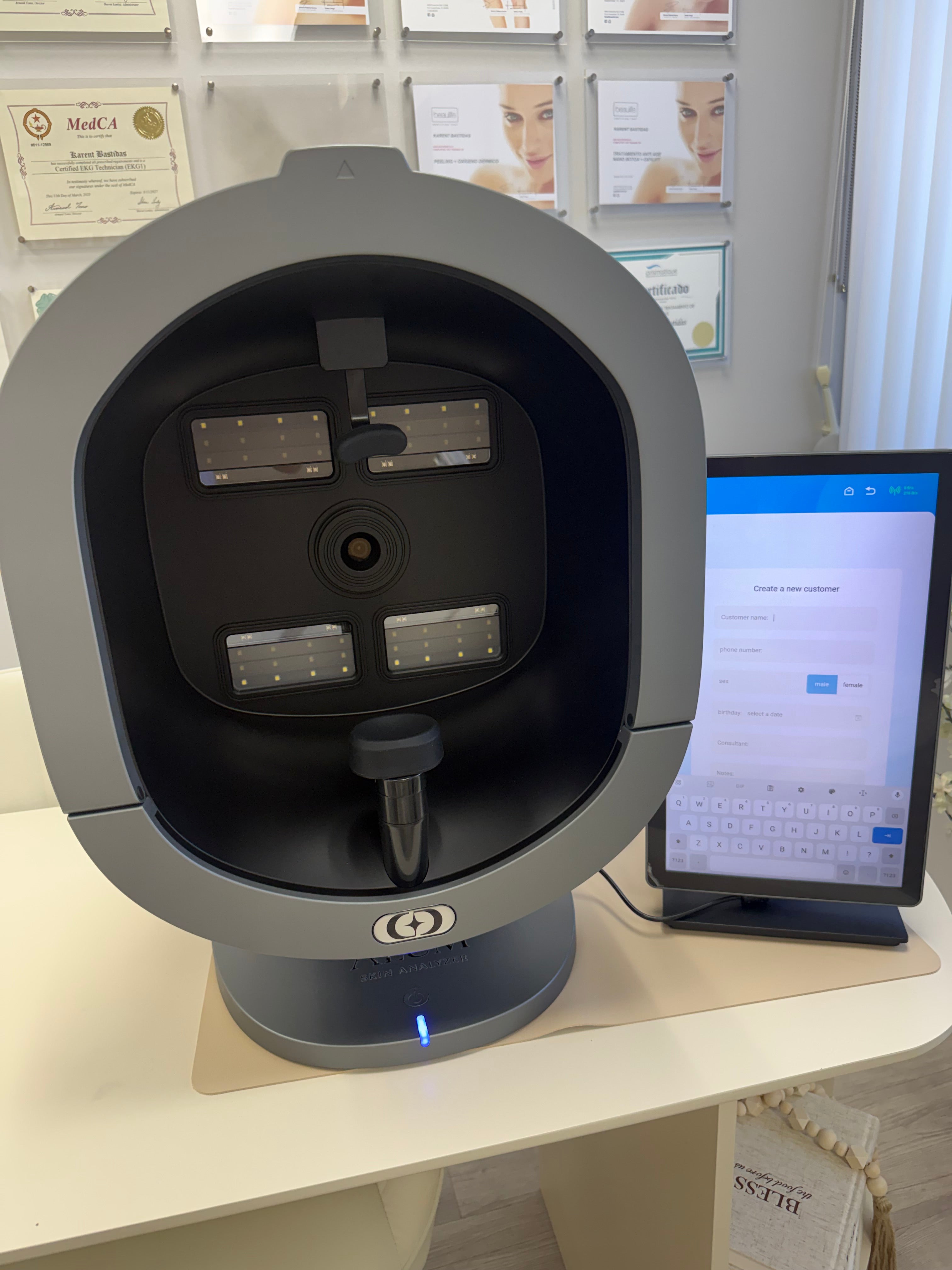 ÁLUM Professional AI Facial Skin Analysis Machine