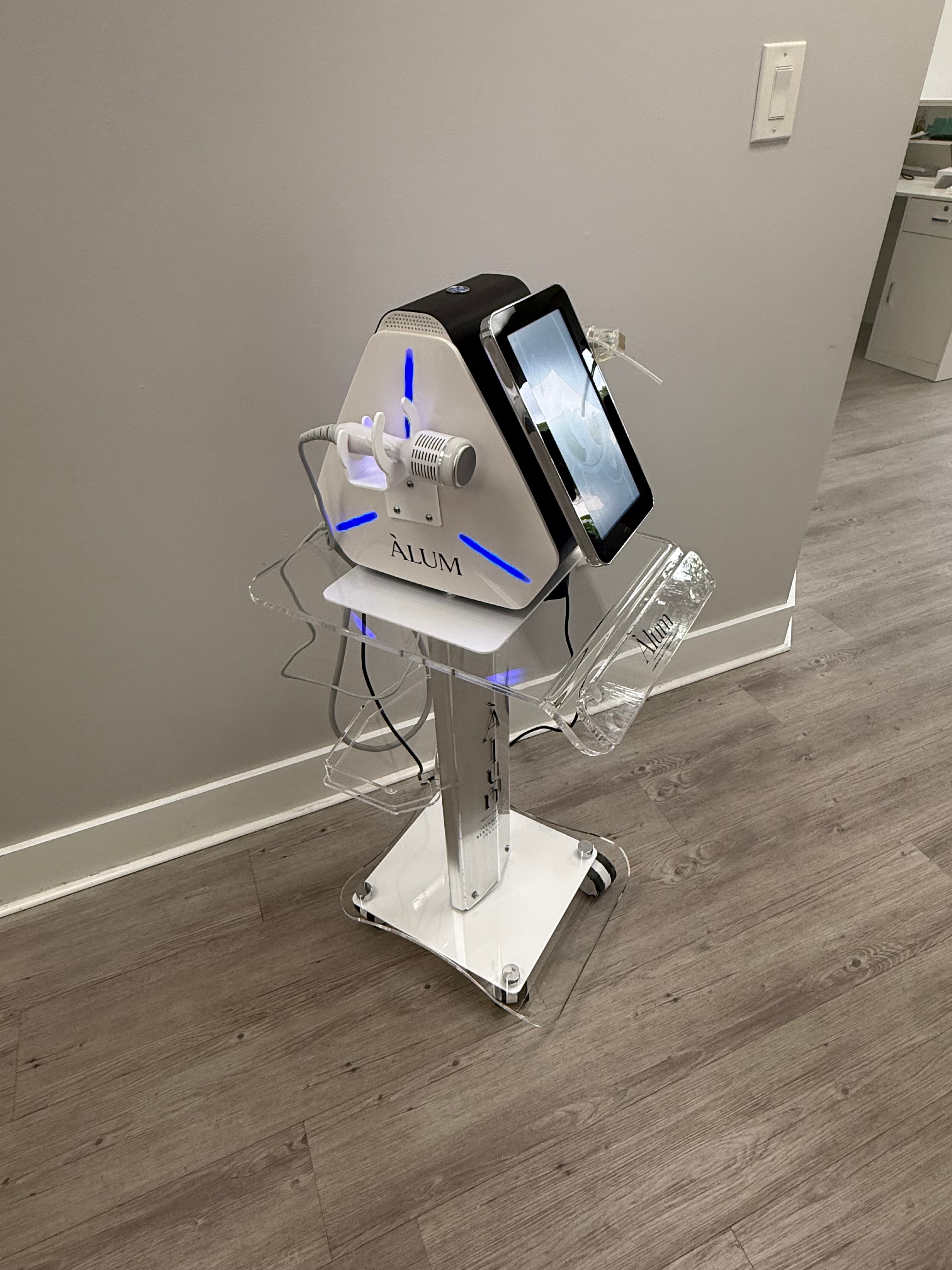 ÀLUM 2 in 1 Gold RF Microneedle